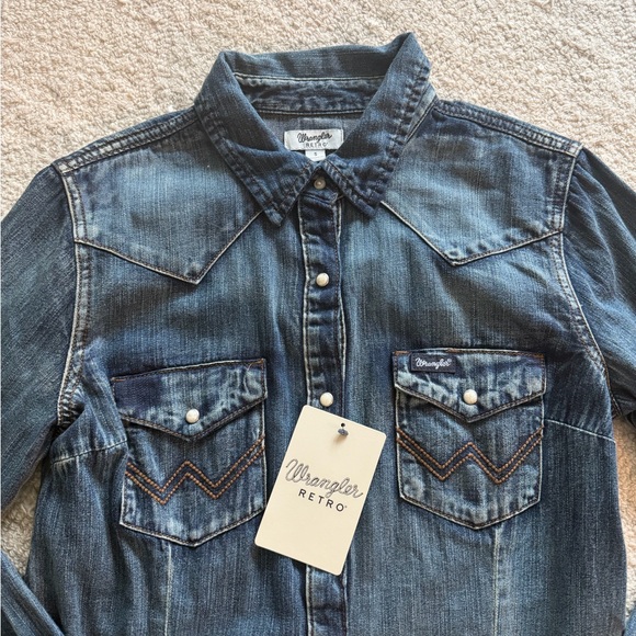 Wrangler Denim Pearl Snap Shirt - Picture 2 of 3